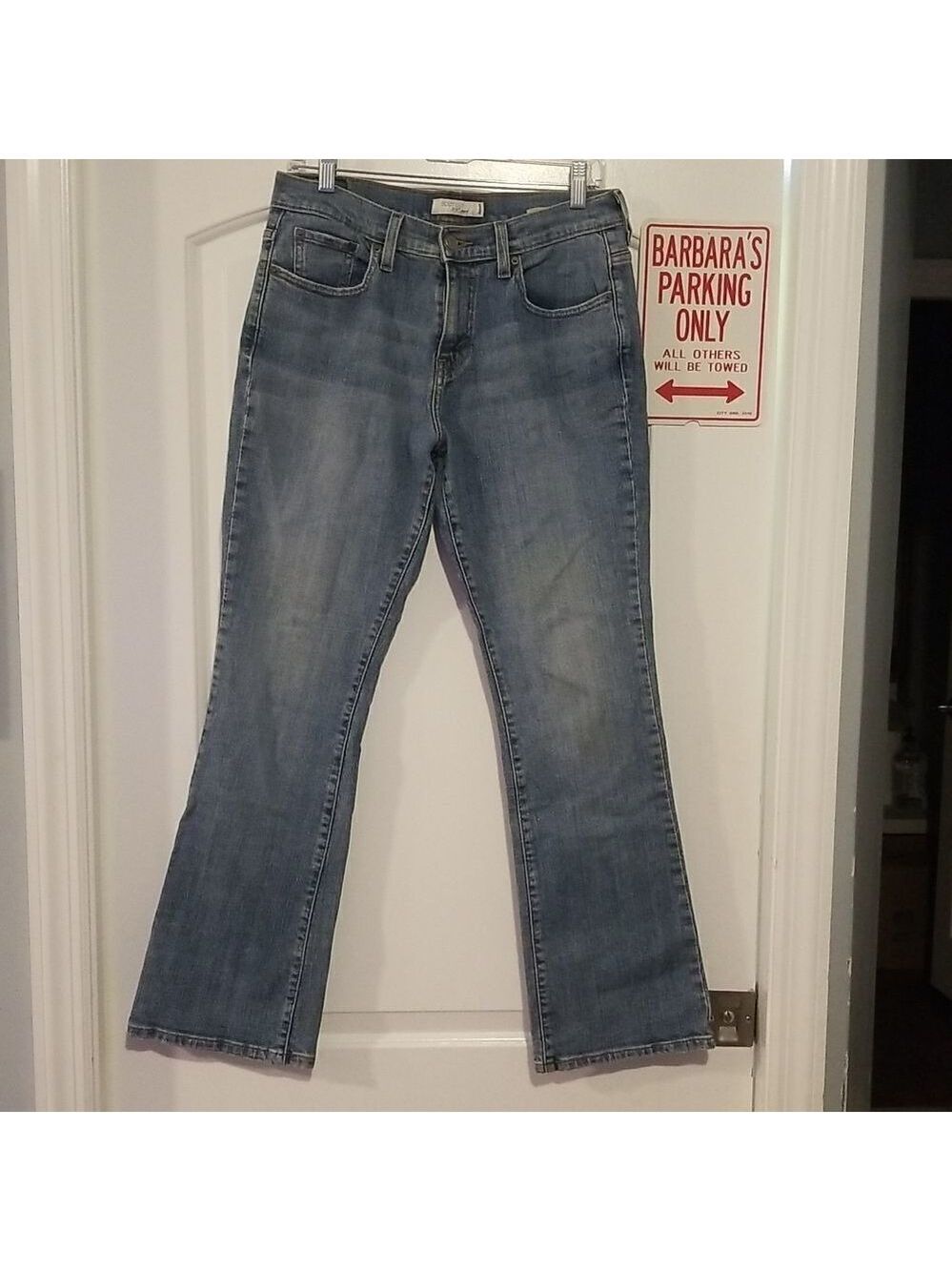 LEVI 515 BOOT CUT SZ 8 MEDIUM.